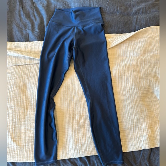 Alo Navy 7/8 Leggings - Picture 4 of 8